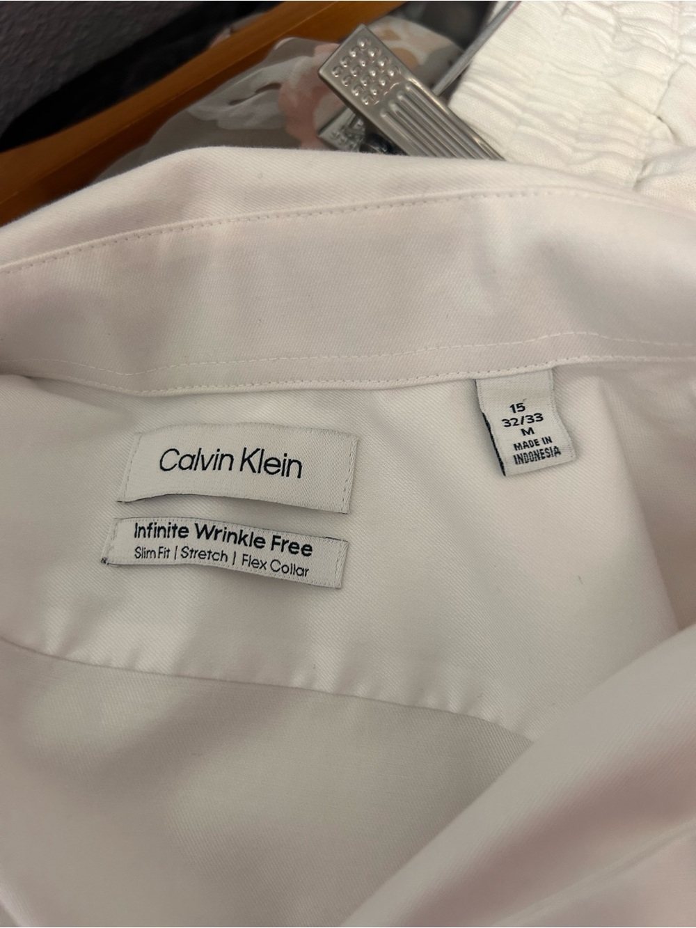 NWOT Calvin Klein wrinkle free button down - Picture 5 of 7
